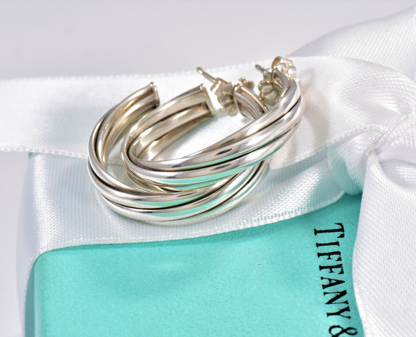 Tiffany & Co Silver Paloma Picasso 25mm Melody Hoop Earrings in Box Pouch Ribbon