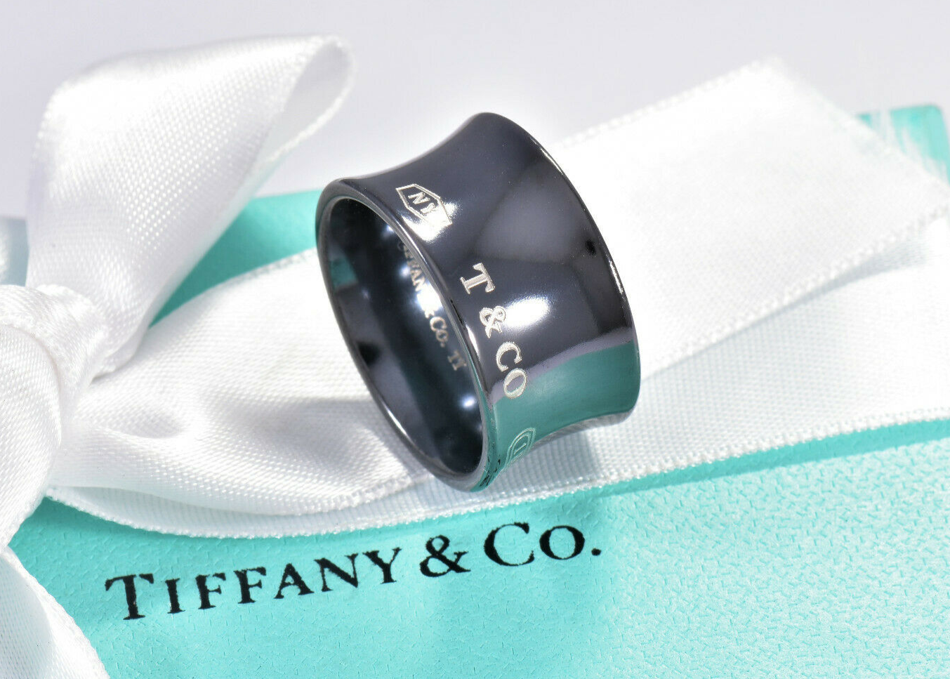 Tiffany & Co Titanium 1837 Wide Concave Band Size 6 Ring in Pouch Unisex Mens