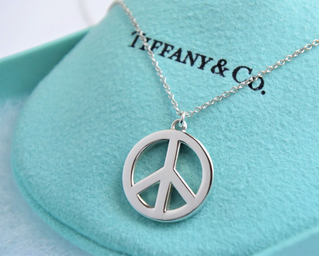 20.75" Tiffany & Co Silver Large 1" Peace Pendant Necklace in Box Pouch Rare