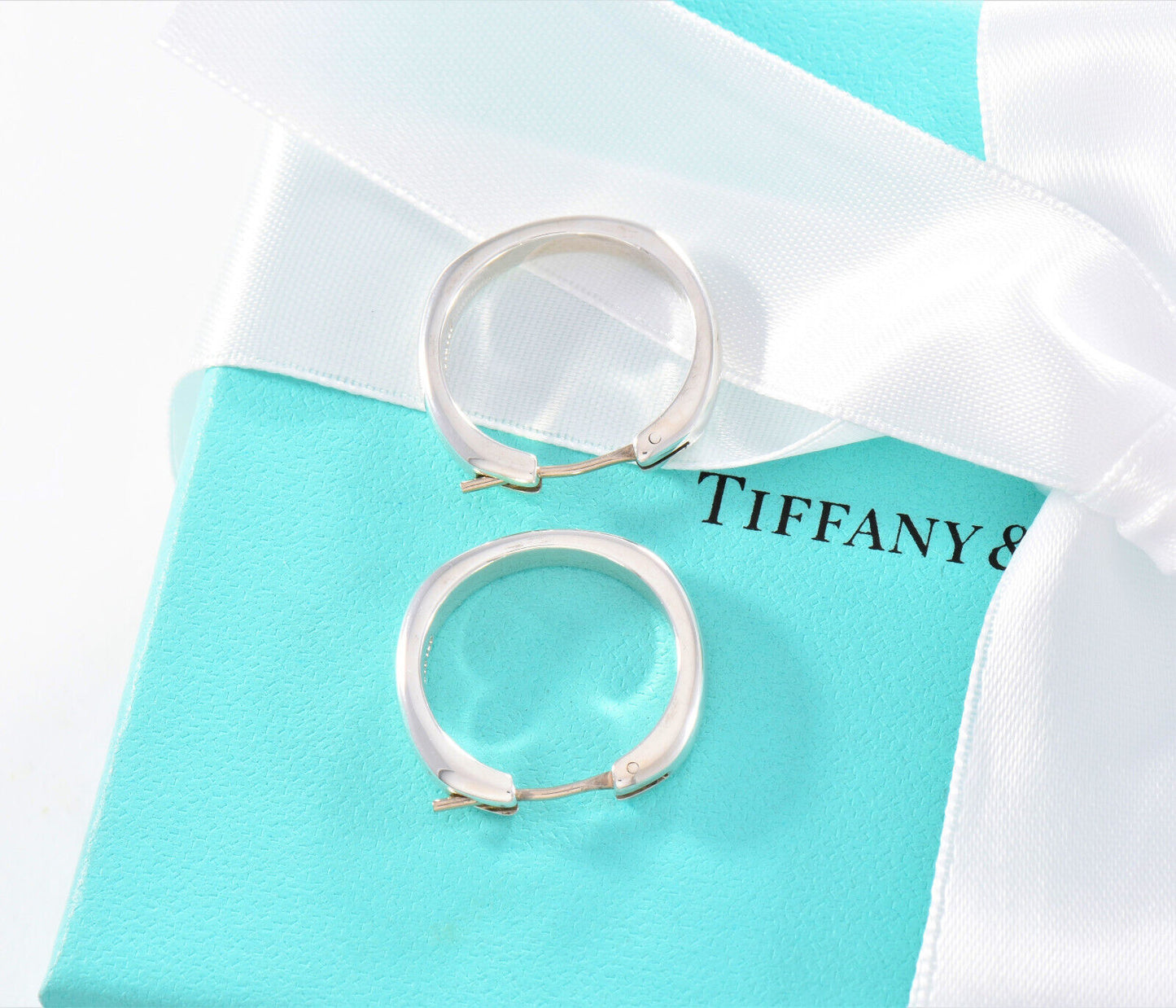 Tiffany & Co Silver Large 21mm Square Cushion Hoop Earrings in Box Pouch Ribbon