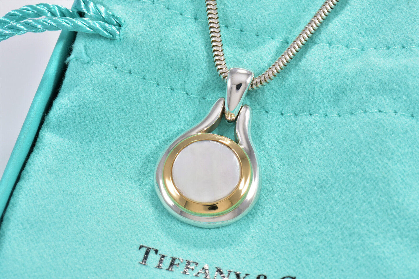 TTiffany & Co 18K Gold Silver Mother Pearl Pendant Snake Chain Necklace in Box