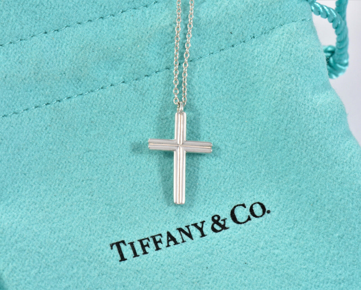 Tiffany & Co Paloma Picasso Thin Tenderness Cross Heart Pendant Necklace in Box