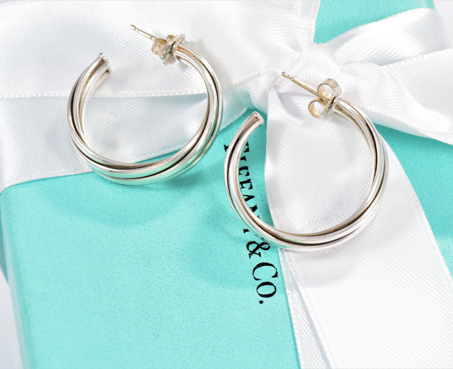 Tiffany & Co Silver Paloma Picasso 25mm Melody Hoop Earrings in Box Pouch Ribbon