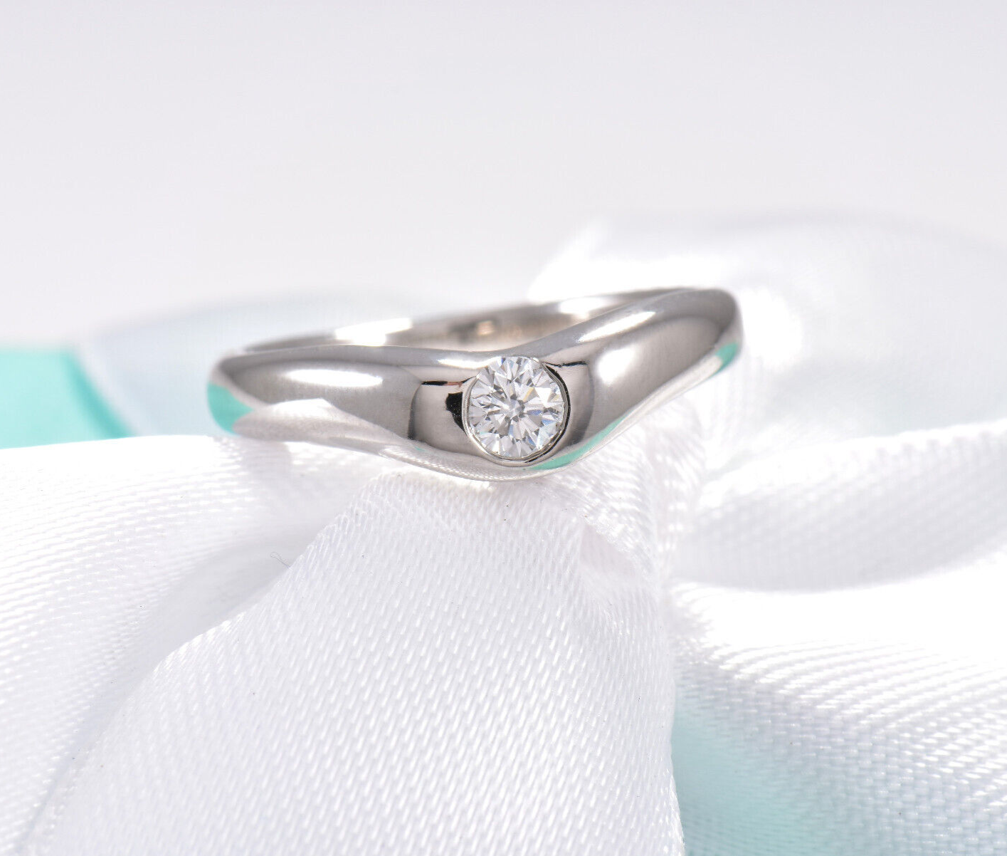 Size 5 Tiffany & Co Platinum 0.18ct Diamond Elsa Peretti Wide Curved Band Ring