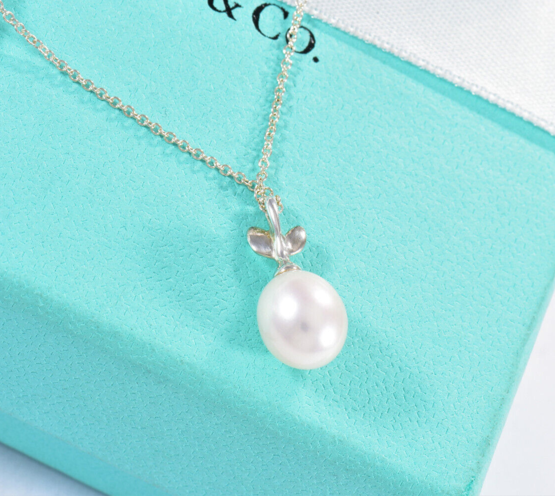 Tiffany & Co Silver Paloma Picasso Pearl Olive Leaf Pendant 16" Necklace in Box