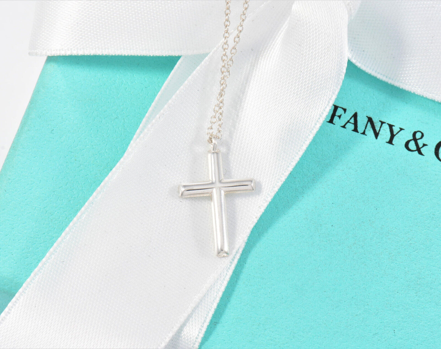 Tiffany & Co Paloma Picasso Thin Tenderness Cross Heart Pendant Necklace in Box