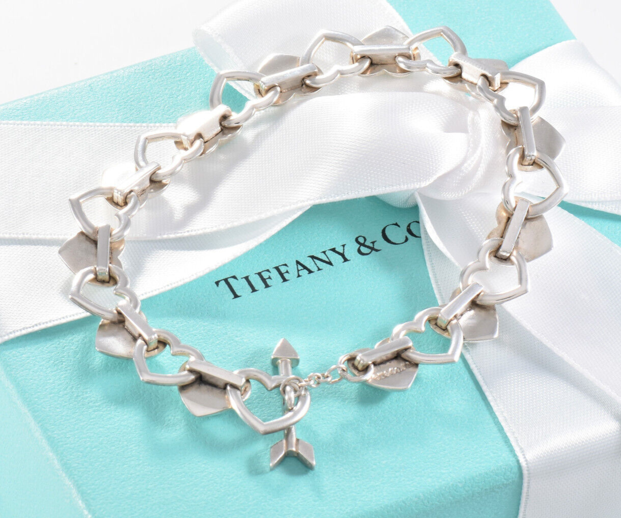 Tiffany & Co Sterling Silver Heart Arrow Link Toggle Bracelet in Box Pouch Rare