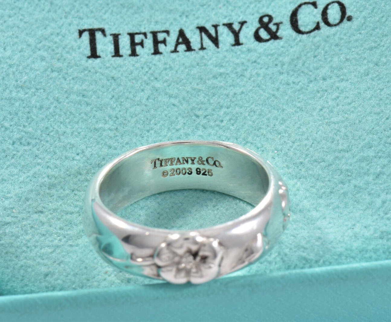 Size 8 Tiffany & Co Sterling Silver Rose Flower Band Ring 6mm in Pouch Nature