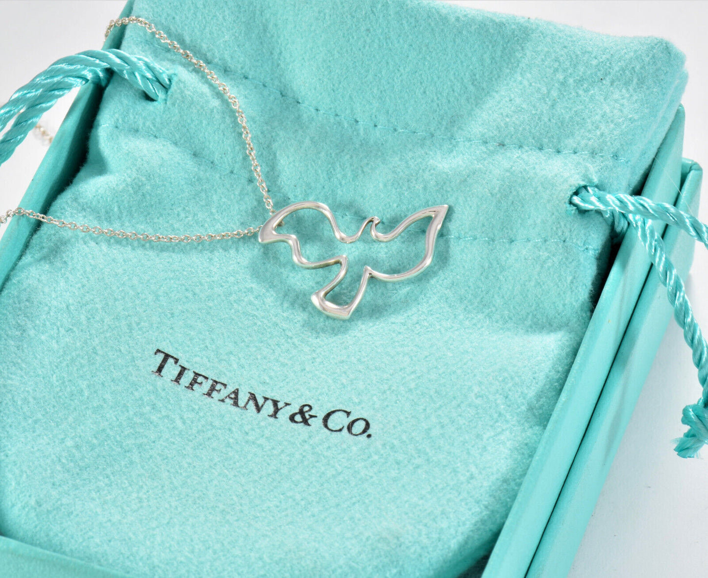 Tiffany & Co Silver Paloma Picasso Dove Pendant Necklace in Box Pouch Ribbon