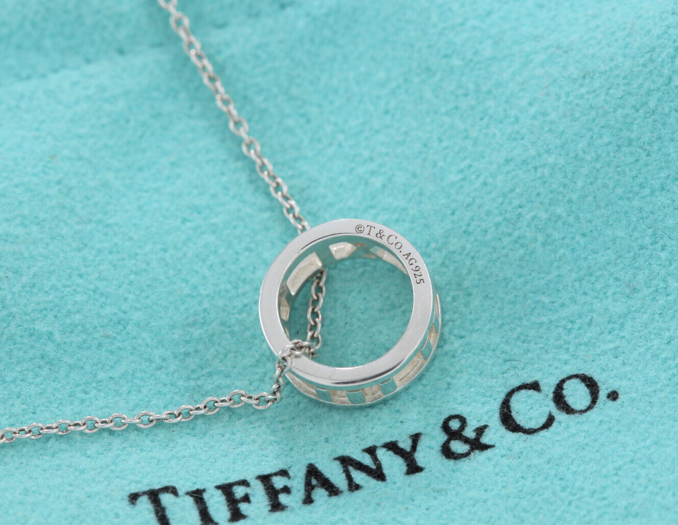 Tiffany & Co Sterling Silver Atlas Ring Circle Pendant Necklace in Pouch Stencil