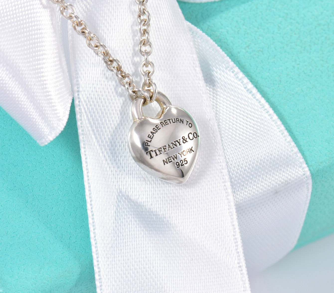 Please Return Tiffany & Co Silver Full Heart Pendant Necklace Puff Lock in Box