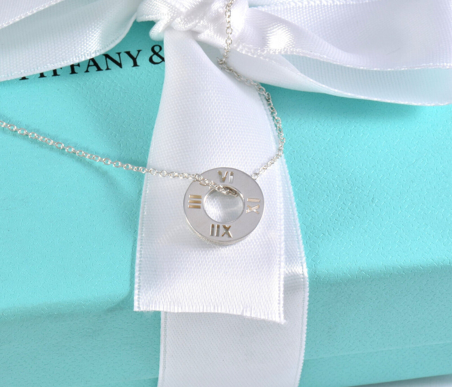 Tiffany & Co Sterling Silver Atlas Circle Pendant Necklace in Box Pouch Ribbon