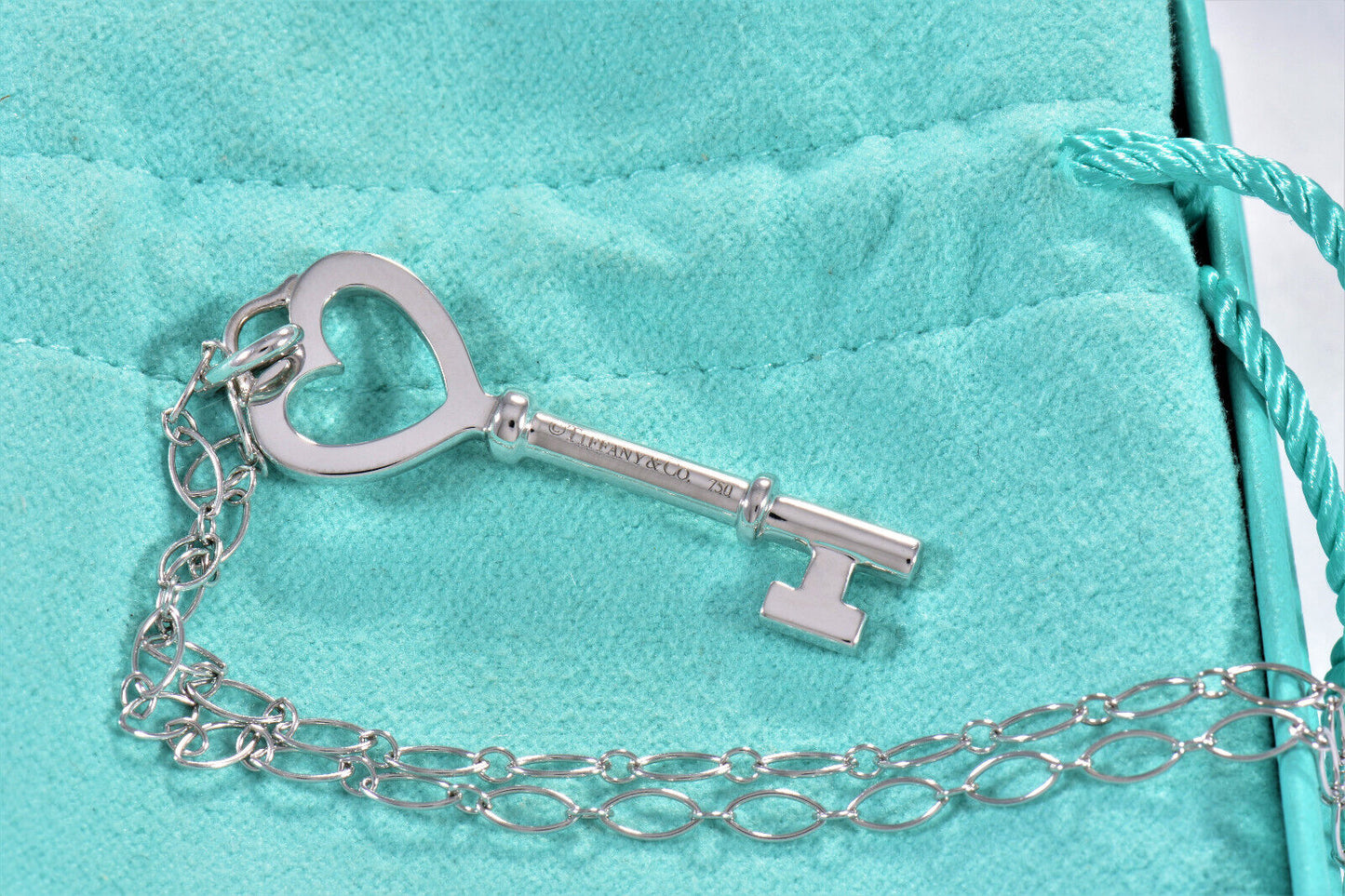 Tiffany & Co Diamond 18K White Gold 1.5" Heart Key Pendant Oval Chain Necklace