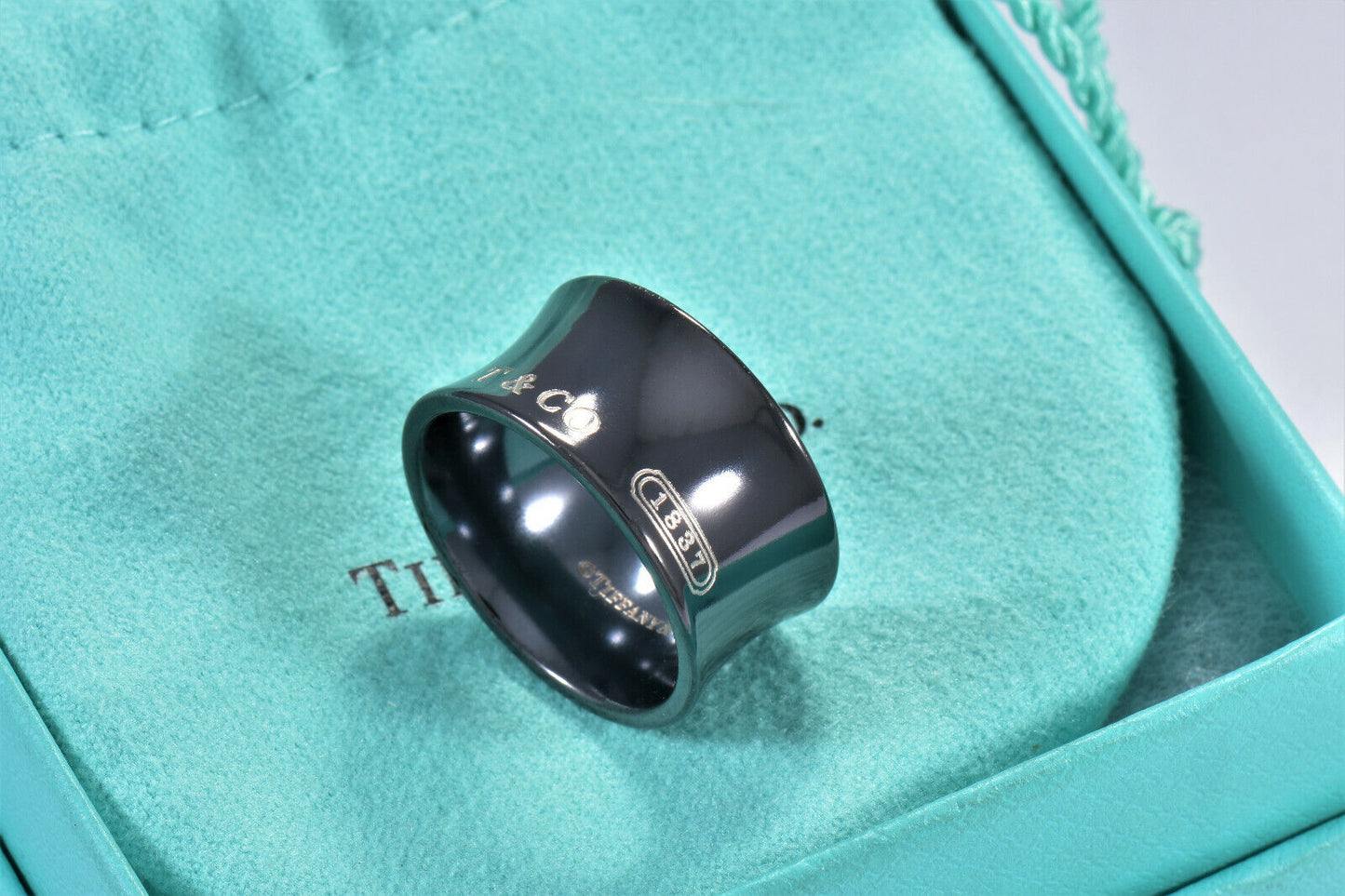 Tiffany & Co Titanium 1837 Wide Concave Band Size 6 Ring in Pouch Unisex Mens