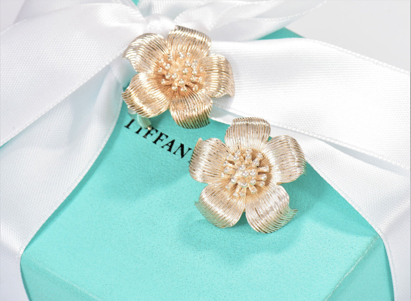 Vintage Tiffany & Co Sterling Silver 1" Magnolia Flower Clip On Earrings & Pouch