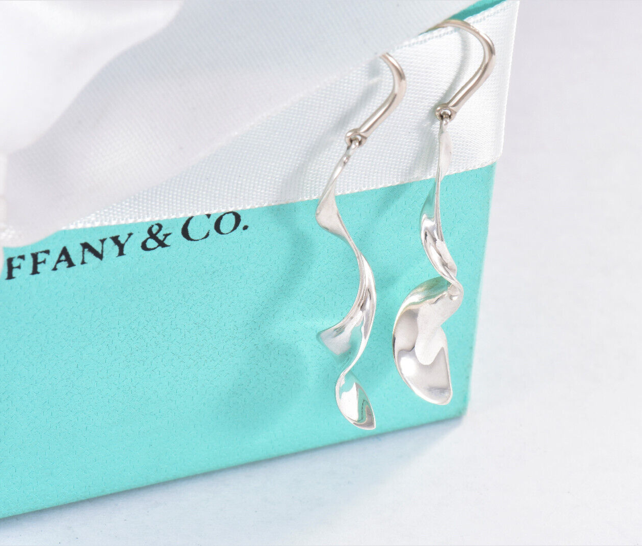 Tiffany & Co Sterling Silver Gehry Orchid Hook Drop Earrings & Pouch Rare Dangle