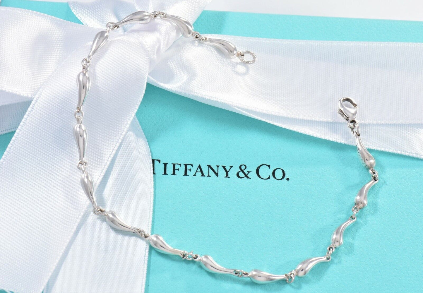 Tiffany & Co Sterling Silver Elsa Peretti Teardrop Link 7.5" Bracelet and Pouch