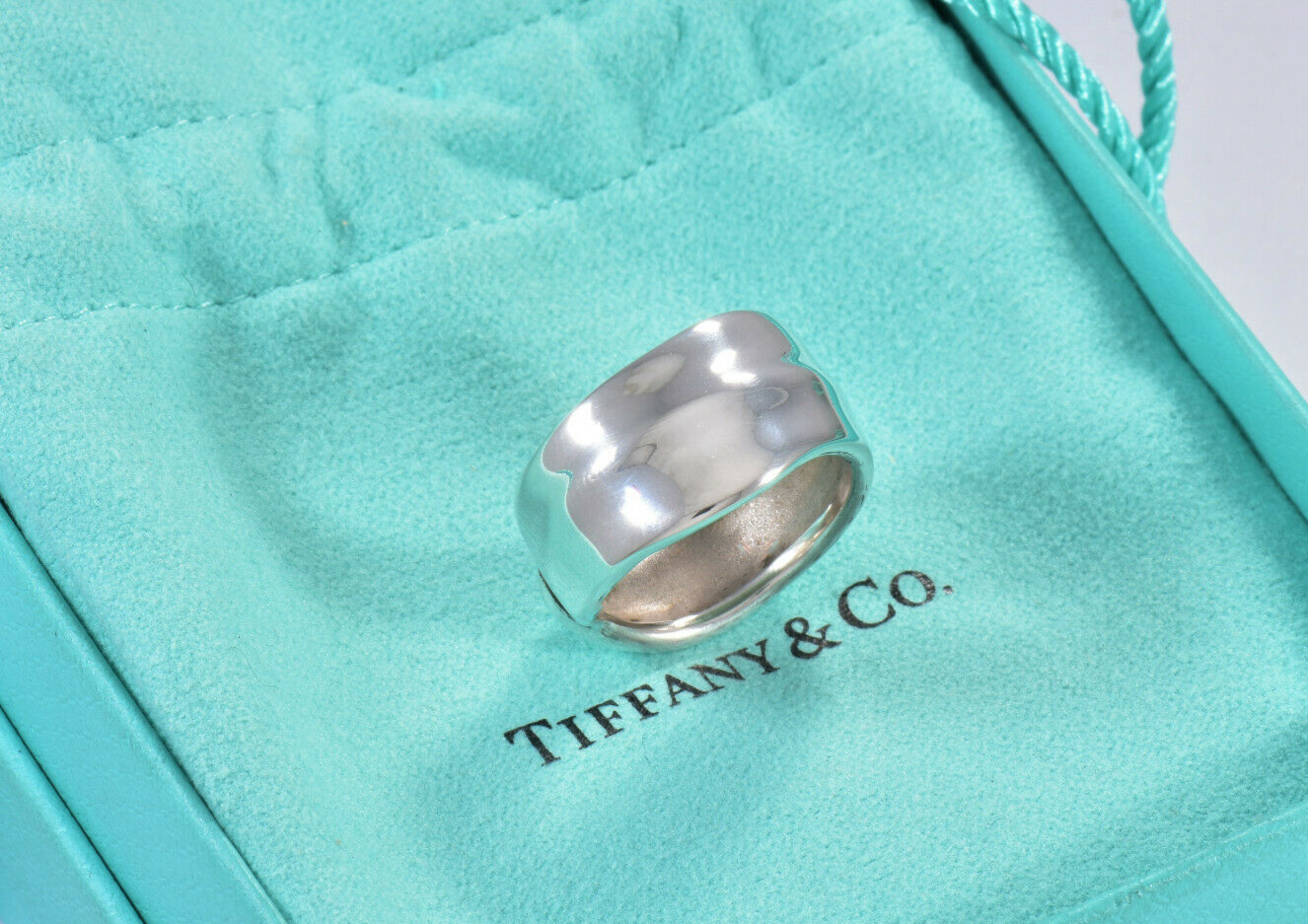 Vintage Tiffany & Co Sterling Silver Leaf Band Wide Ring Size 6.5 & Pouch Nature