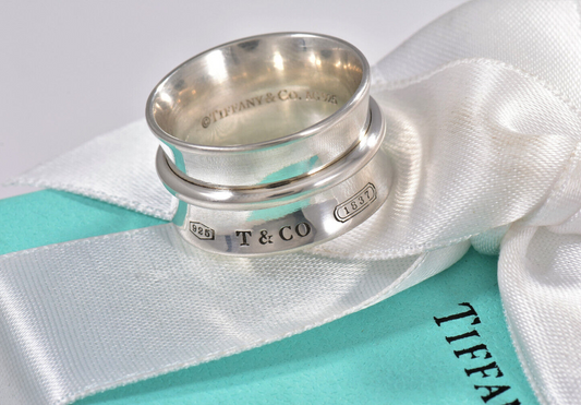 Tiffany & Co Sterling Silver 1837 Wide Concave Band Size 7 Ring in Pouch Unisex