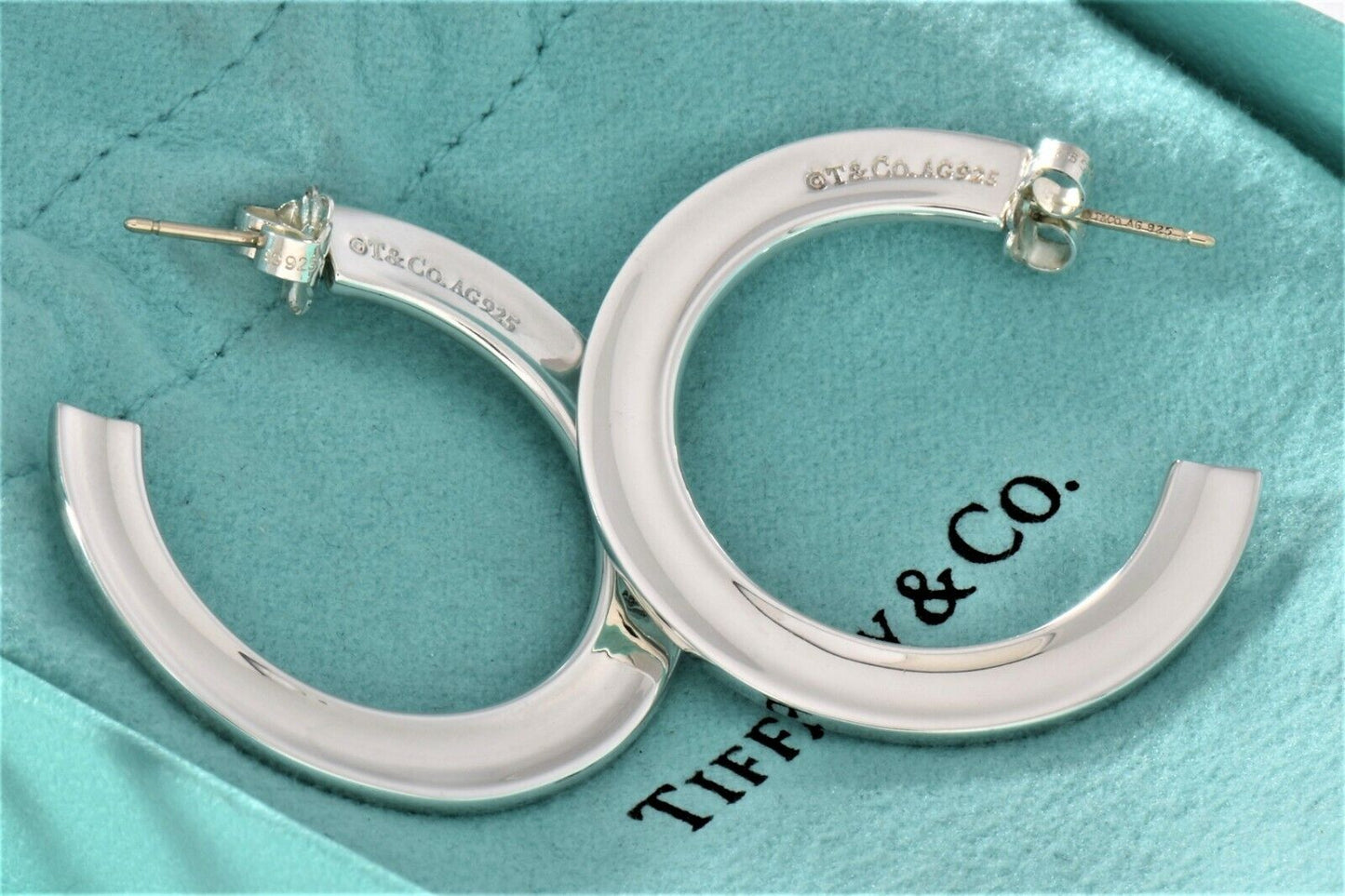 Tiffany & Co Sterling Silver 1837 Wide Flat Hoop Earrings & Pouch Rare Thin Love