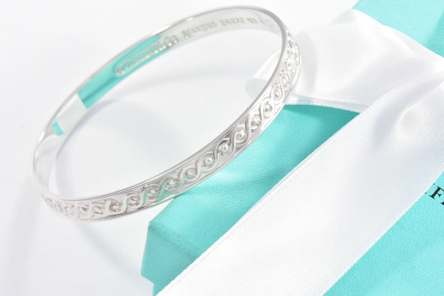 Tiffany & Co Silver Infinity Makers Limited Edition Bangle Bracelet Size Large