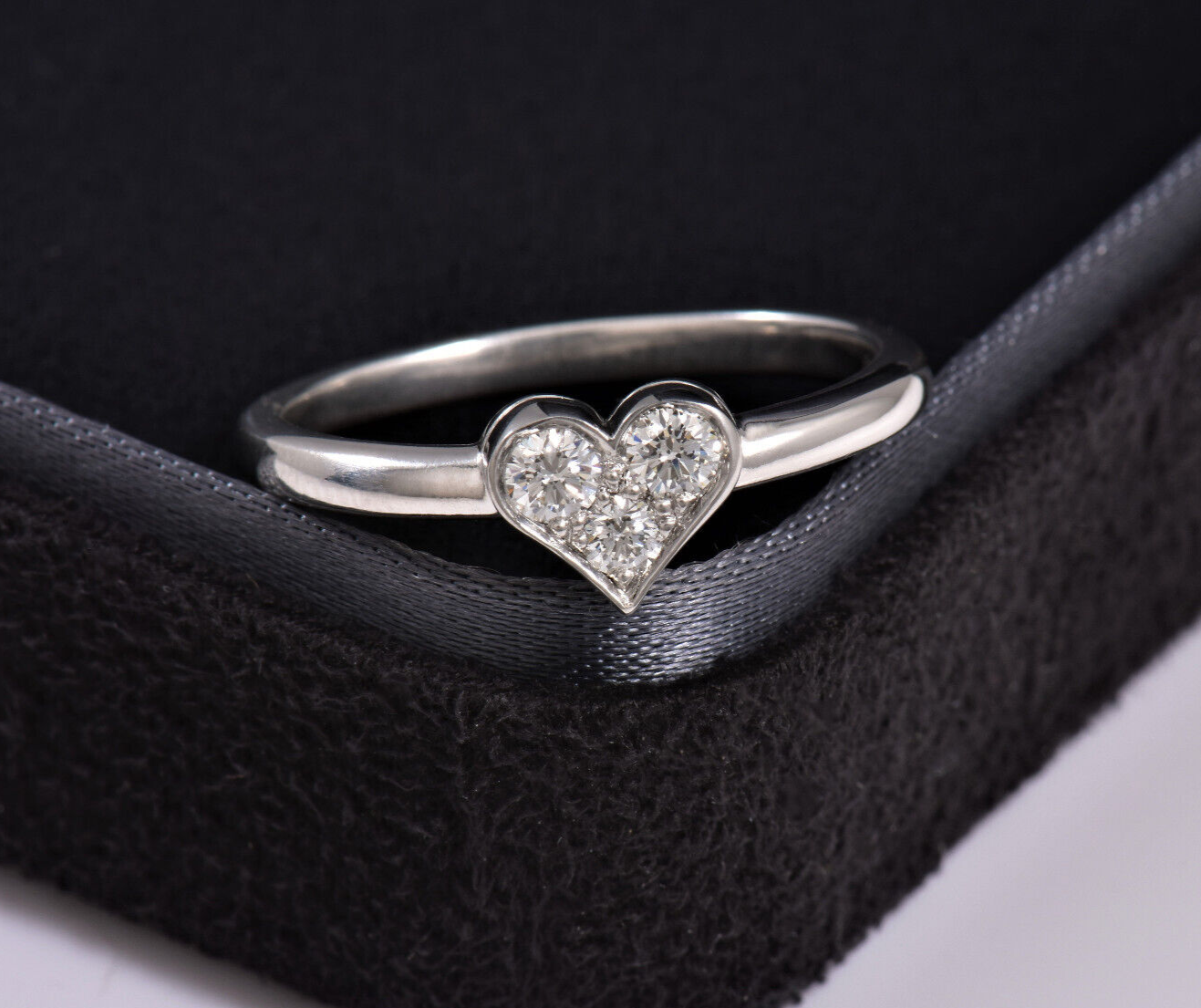 Tiffany & Co Platinum 3 Diamond .17ct Heart Ring Size 6 in Box Pouch Rare Lovely