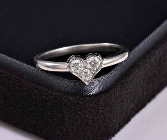 Tiffany & Co Platinum 3 Diamond .17ct Heart Ring Size 6 in Box Pouch Rare Lovely