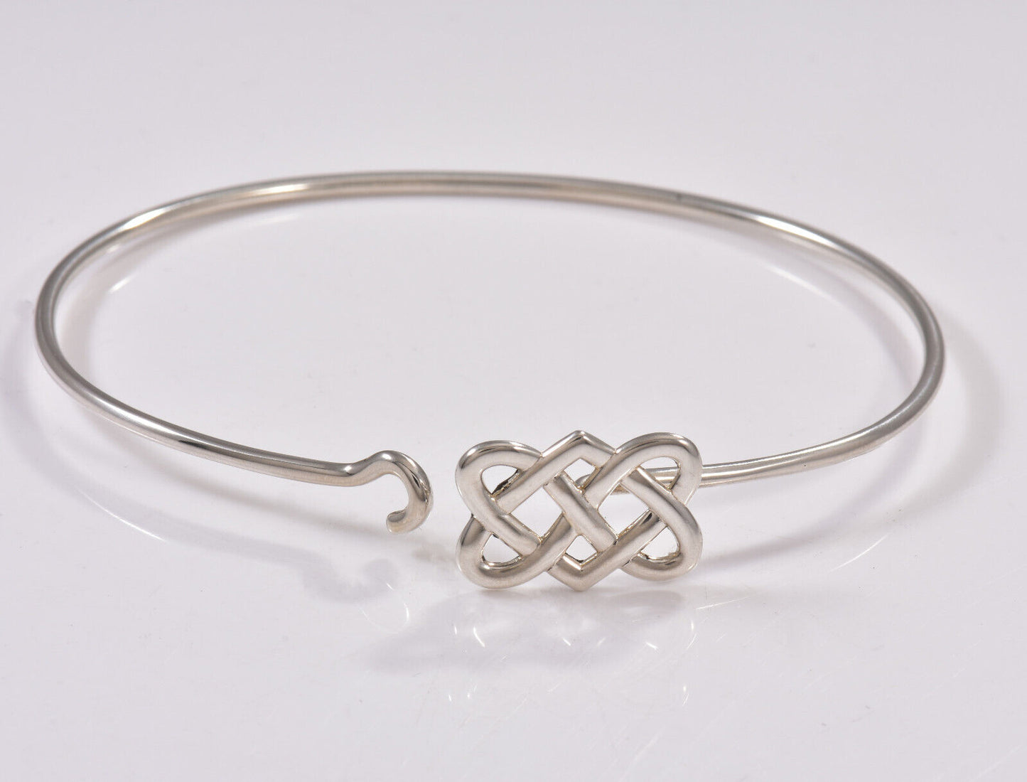 Tiffany & Co Silver Paloma Picasso Celtic Knot Hook 6.75" Bracelet Pouch Bangle