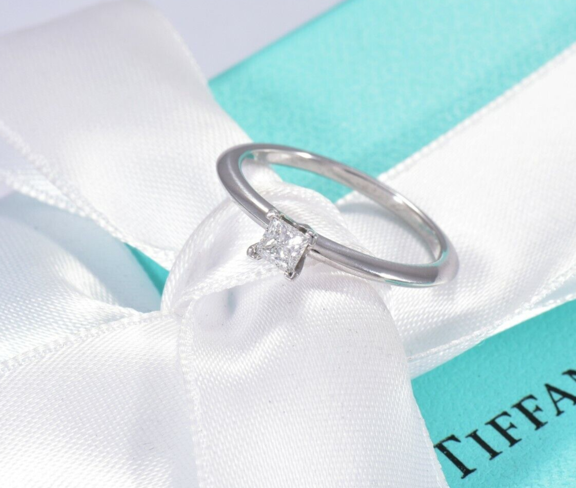 Tiffany & Co Platinum .23 ct Solitaire Diamond Knife Edge Band Ring Size 7 Boxed