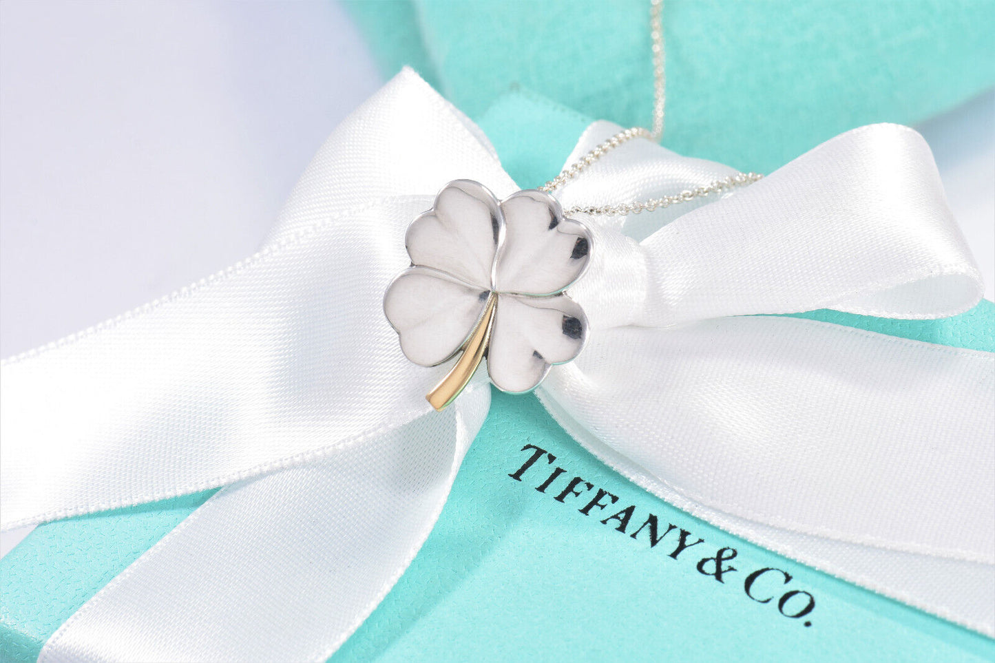 Tiffany & Co 18k Gold Silver Four Leaf Clover Pendant Necklace & Pouch Rare Luck