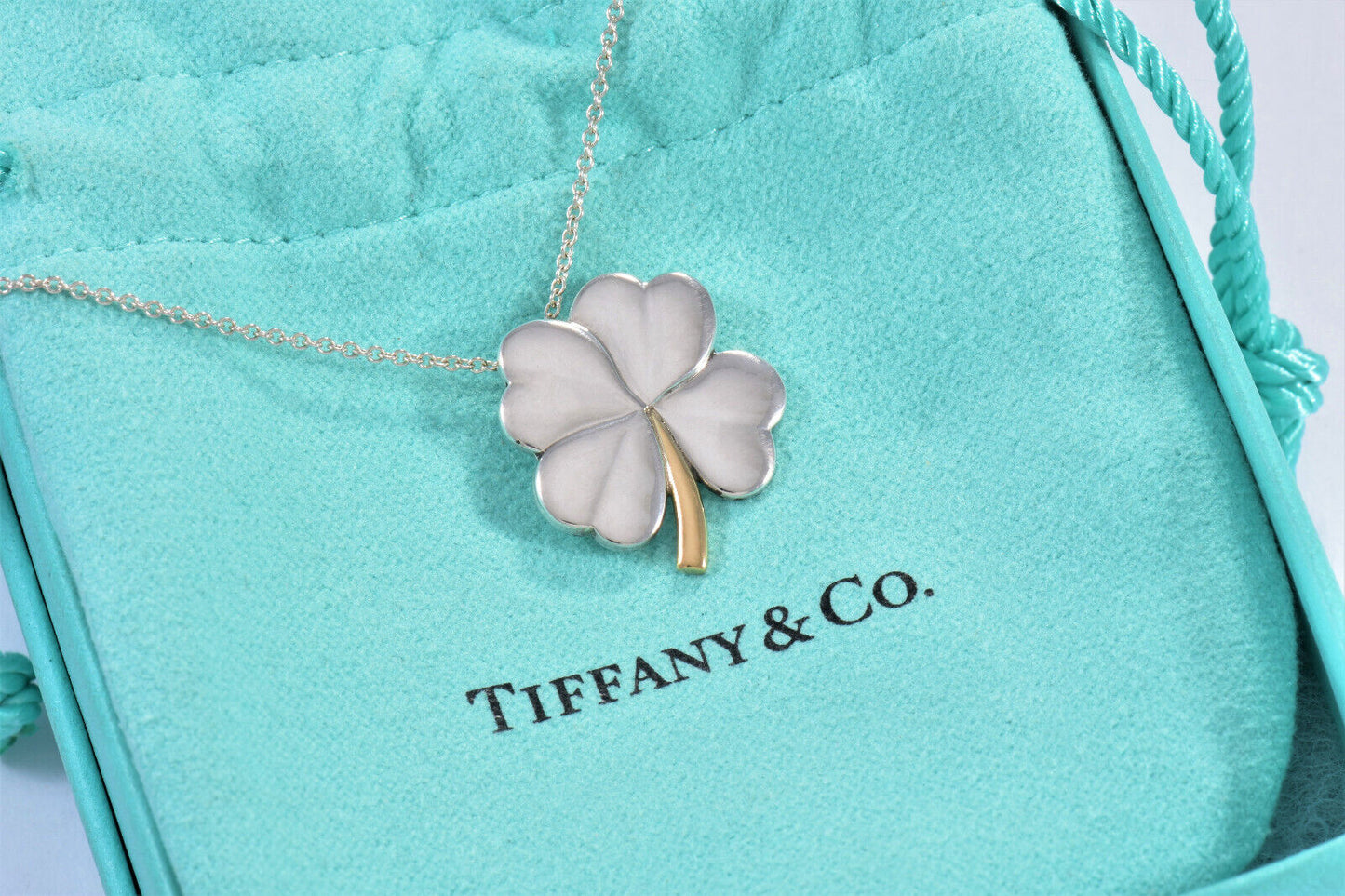 Tiffany & Co 18k Gold Silver Four Leaf Clover Pendant Necklace & Pouch Rare Luck