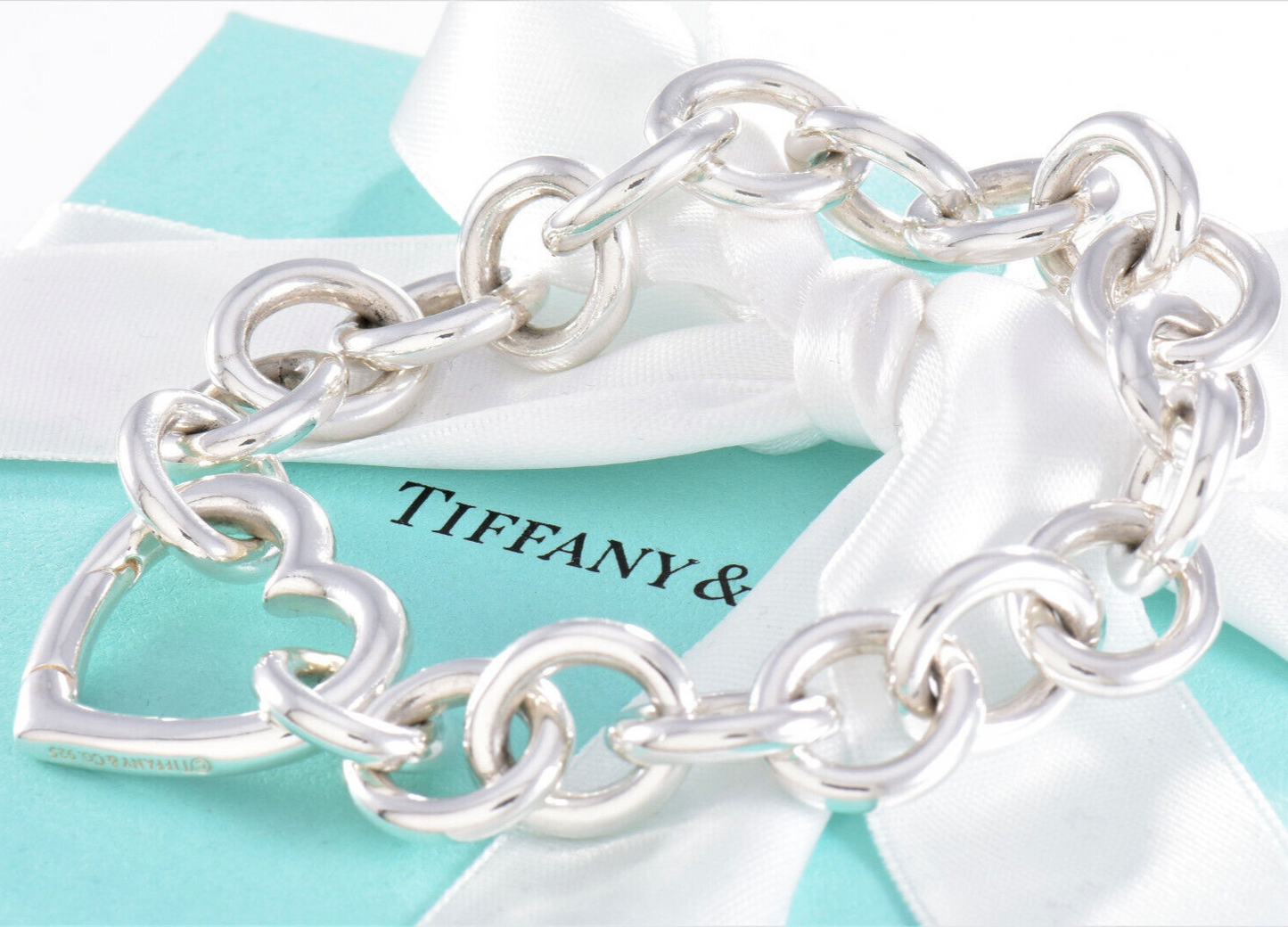 Tiffany & Co Sterling Silver Heart Clasp Chain 8" Bracelet in Pouch Rare Bangle