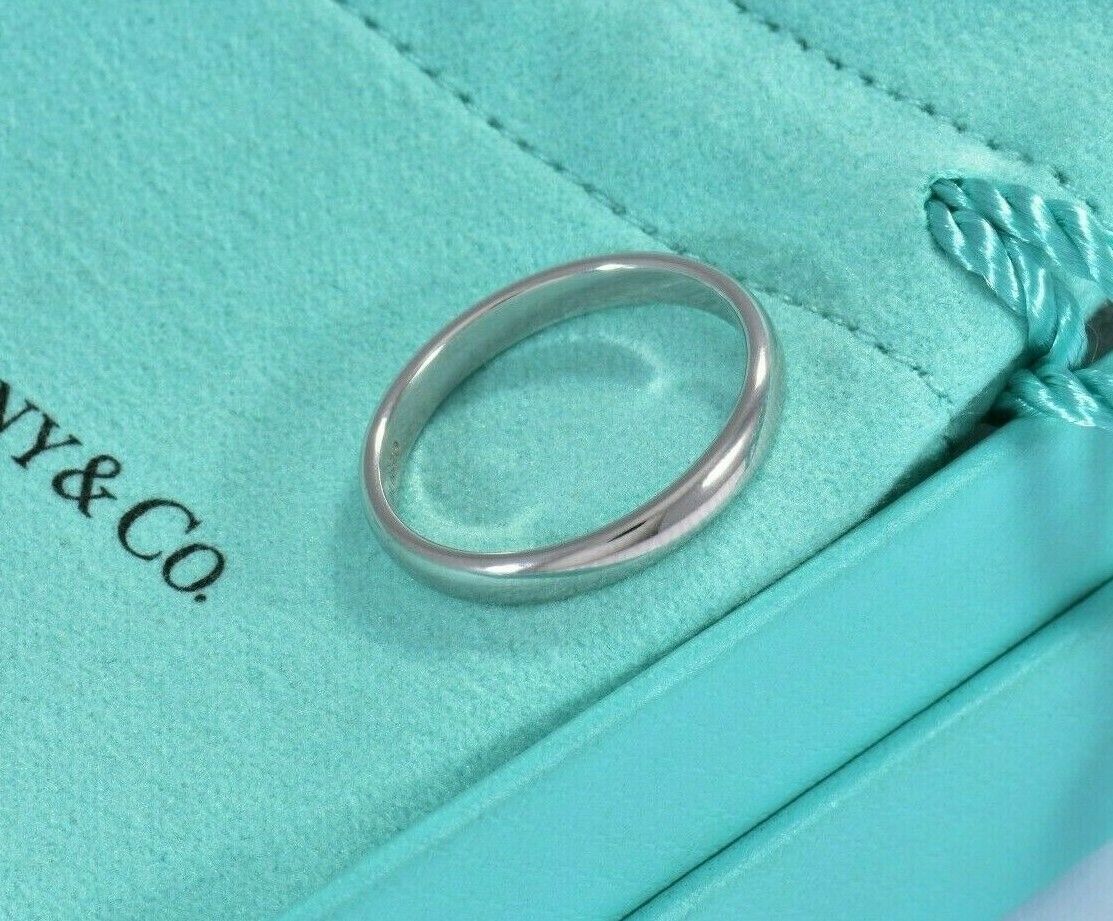 Tiffany & Co Platinum Classic Wedding Band 3mm Ring Size 8 & Box Pouch Lovely