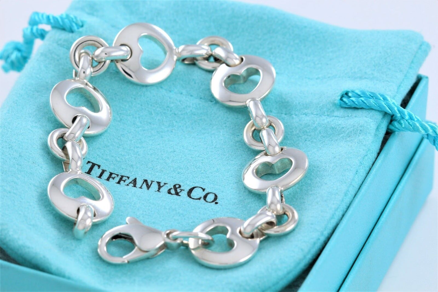 Tiffany & Co Sterling Silver Stencil Heart Chain Link Love Bracelet 7.3" in Box