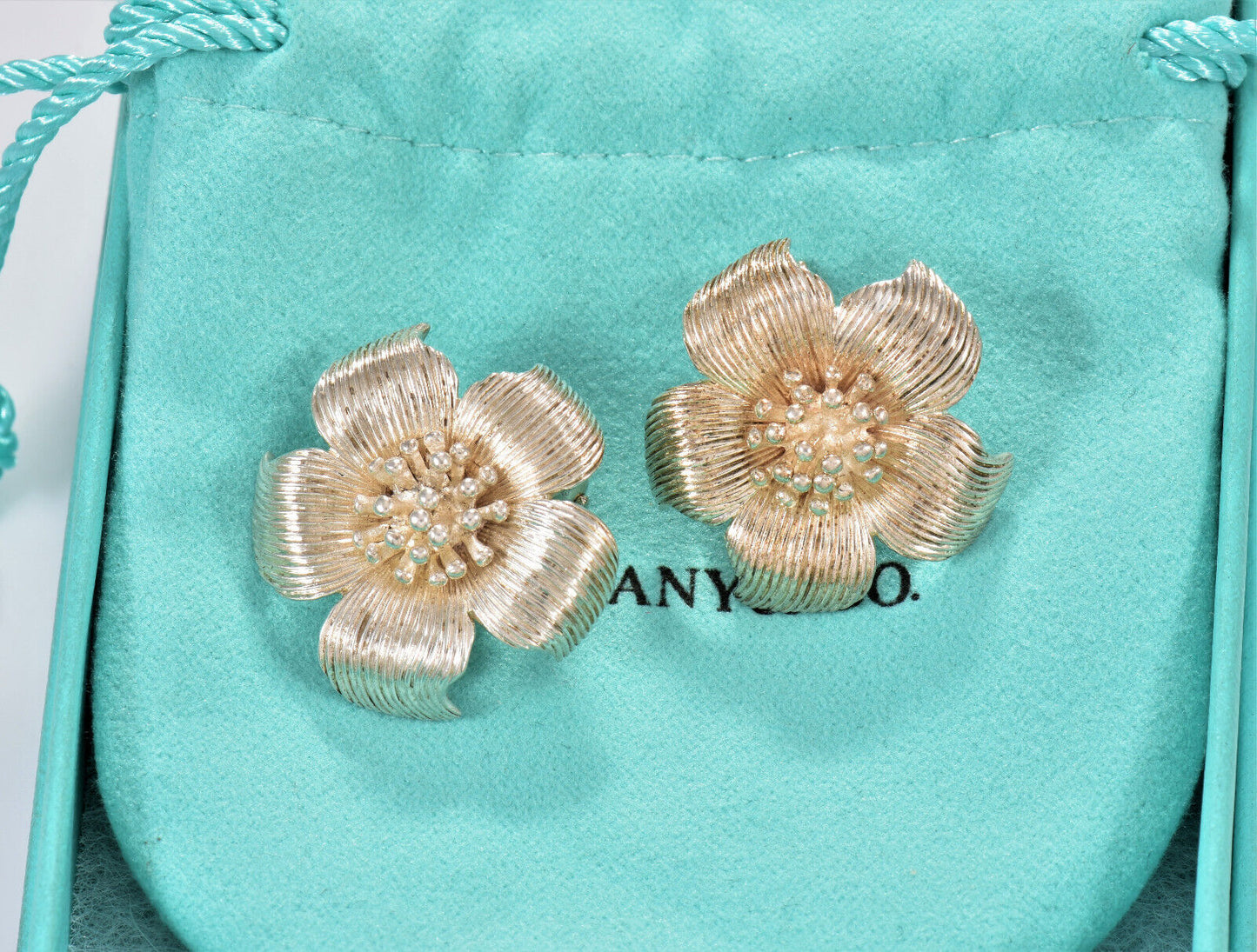 Vintage Tiffany & Co Sterling Silver 1" Magnolia Flower Clip On Earrings & Pouch