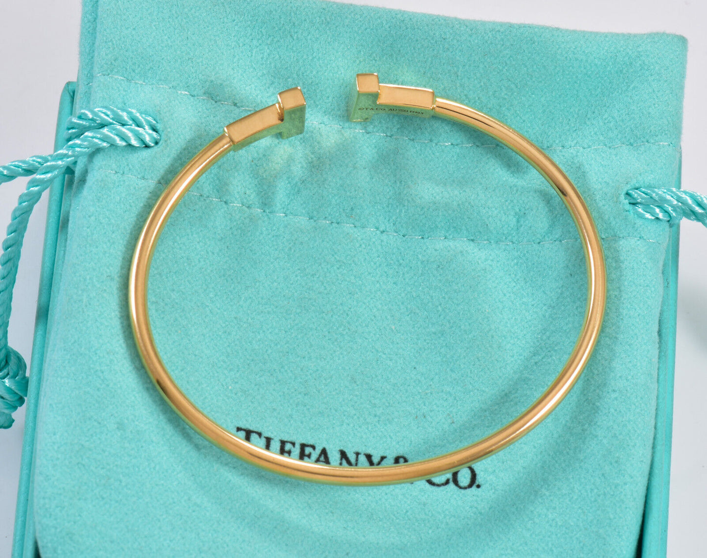 Tiffany & Co 18K Yellow Gold Size Small 5.75" T Wire Bracelet Medium & Box Pouch