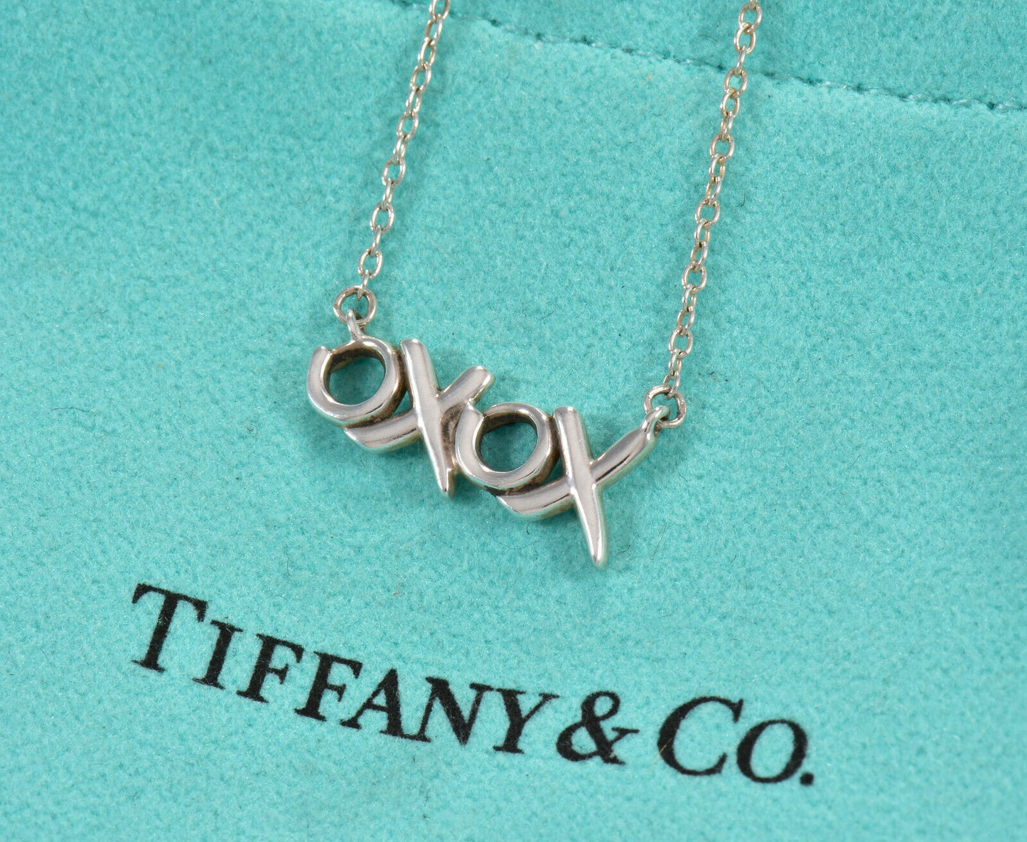 Tiffany & Co Paloma Picasso XOXO Necklace 19.25" in Box Pouch Ribbon Lovely XO