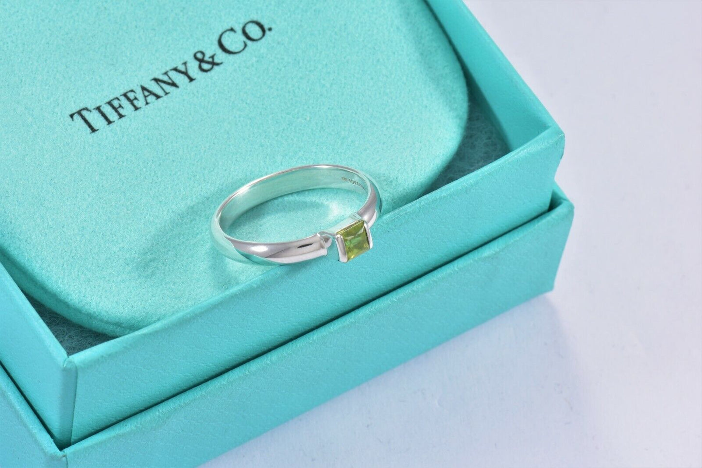 Boxed Tiffany & Co Silver Green Peridot Square Stack Band Ring Size 7.5 Rare