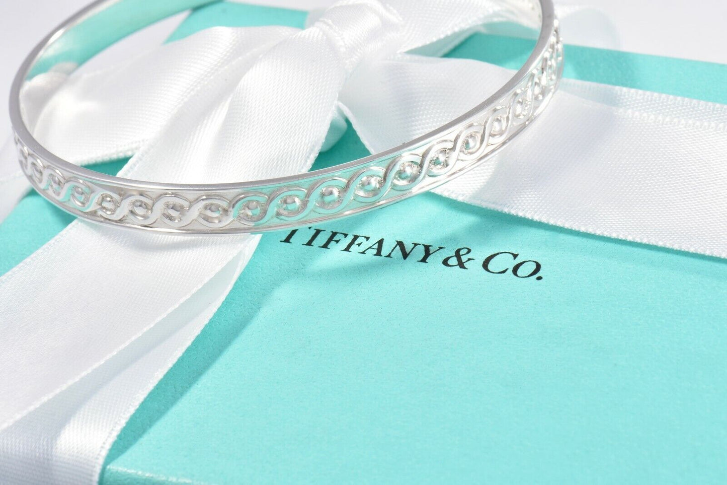 Tiffany & Co Silver Infinity Makers Limited Edition Bangle Bracelet Size Large