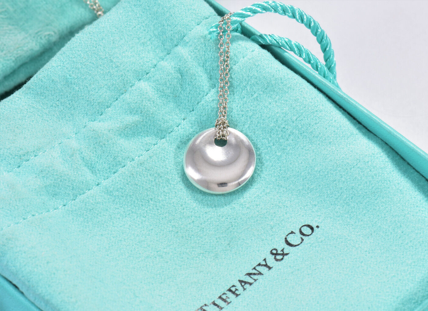 Tiffany & Co Silver Elsa Peretti Small Round Disk Circle Pendant Necklace Pouch