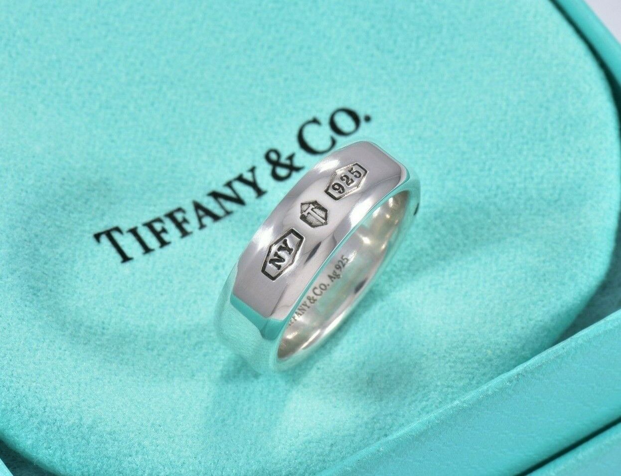 Tiffany & Co Sterling Silver Makers Medium Slice Ring Size 8 in Pouch Wide Mens