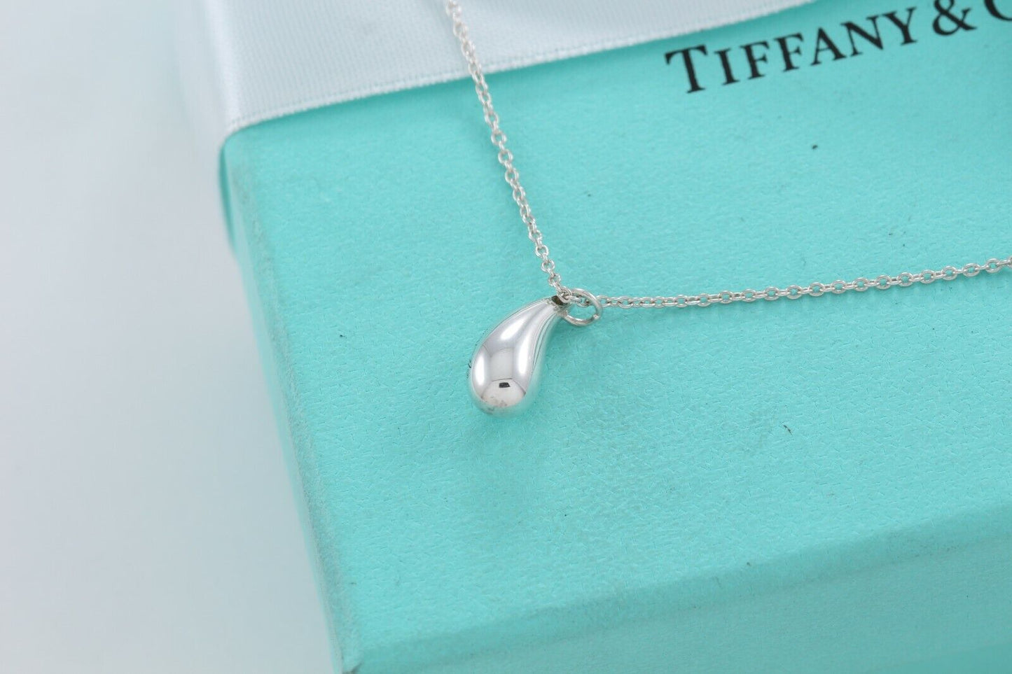 Tiffany & Co Silver Elsa Peretti Teardrop Pendant 18.5" Chain Necklace in Pouch