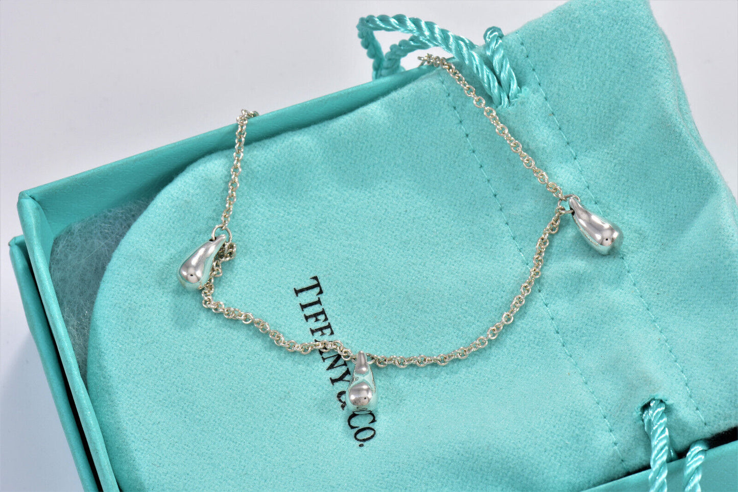 Tiffany & Co Silver Elsa Peretti Three Teardrop Charm 7.25" Bracelet and Pouch 3