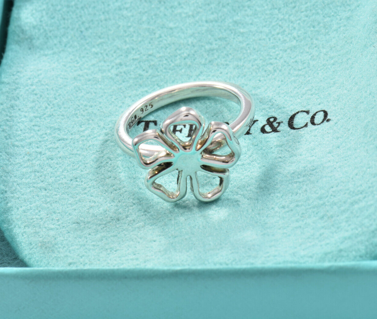 Tiffany & Co Sterling Silver Hibiscus Flower Ring Size 8 in Pouch Open Nature