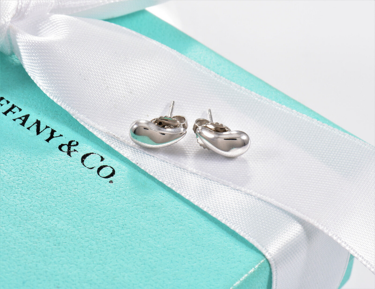 Tiffany & Co Platinum Elsa Peretti Teardrop Stud Earrings in Box Pouch Rare