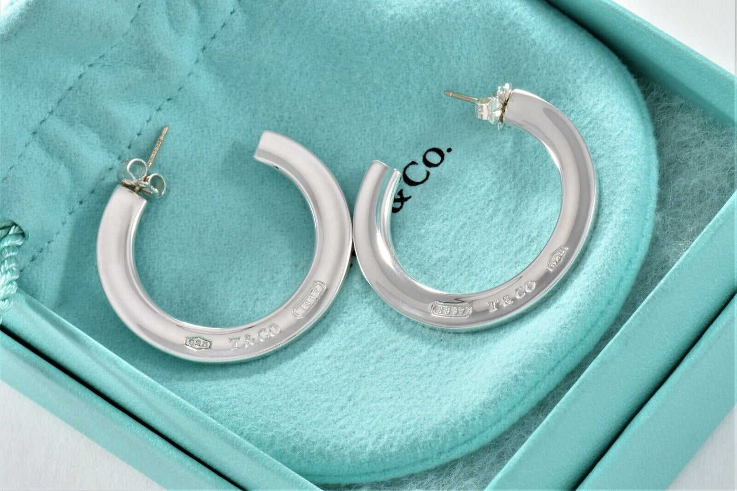 Tiffany & Co Sterling Silver 1837 Wide Flat Hoop Earrings & Pouch Rare Thin Love