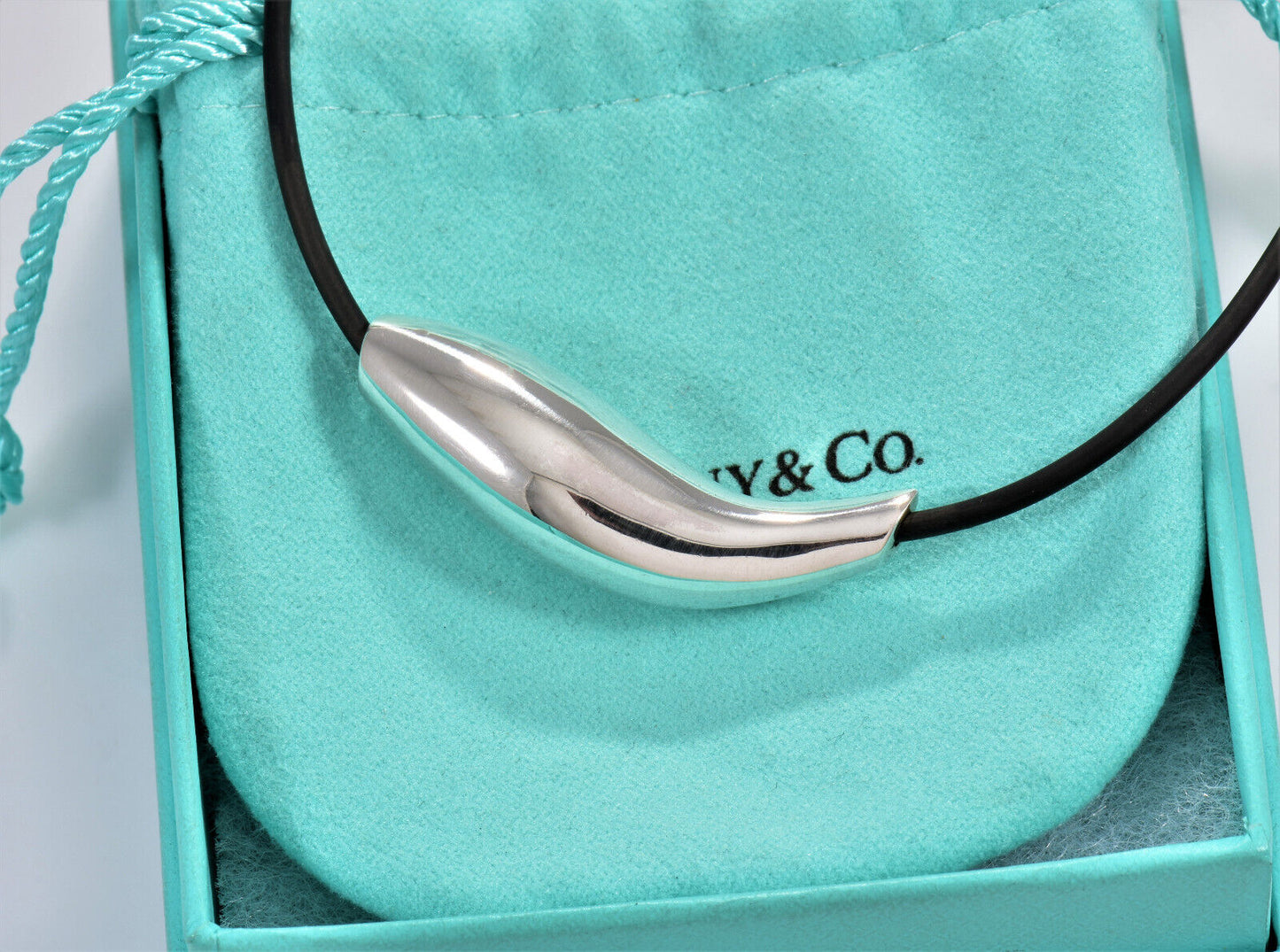 Tiffany & Co Silver Frank Gehry Fish Toggle Pendant Rubber Surfer Necklace Pouch