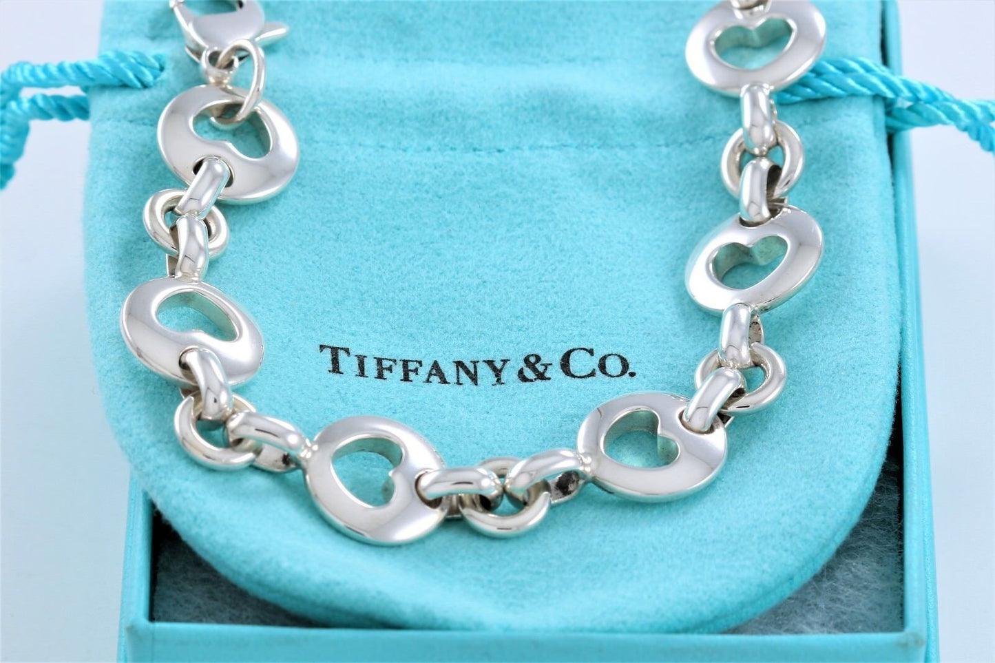 Tiffany & Co Sterling Silver Stencil Heart Chain Link Love Bracelet 7.3" in Box