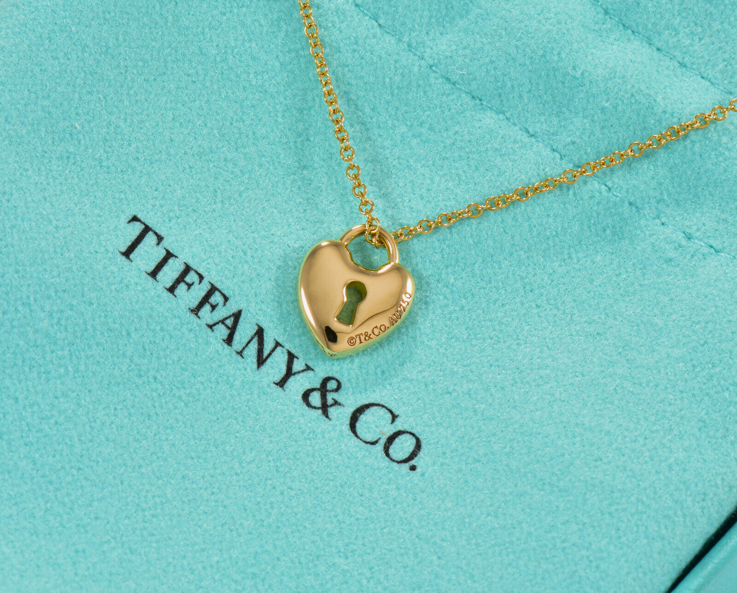 Tiffany & Co 18K Yellow Gold Heart Lock Keyhole Pendant 16" Necklace in Box Rare