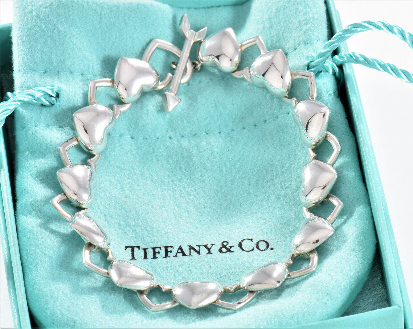 Tiffany & Co Sterling Silver Heart Arrow Link Toggle Bracelet in Box Pouch Rare